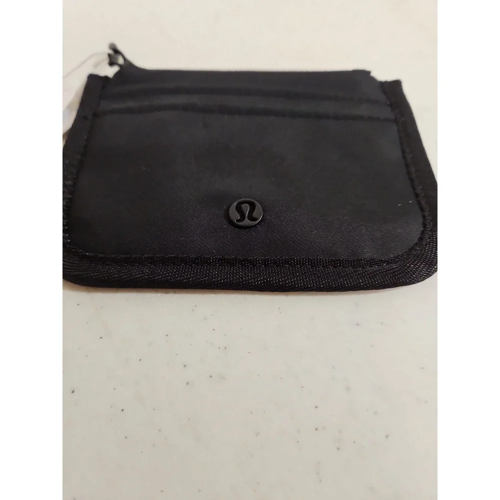 NWT Lululemon True Identity Card Case Black $28 Sold‎ Out